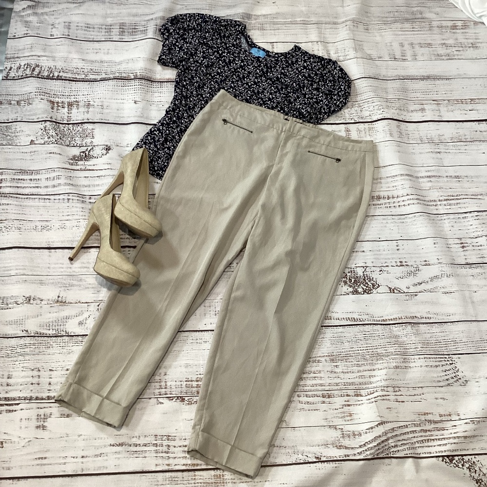 862. Guess Beige Cuffed & Tappered Slack Size 32